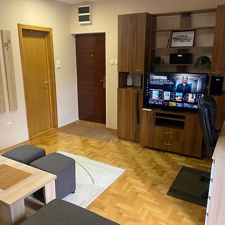 Mila Apartment Нови Сад Екстериор снимка