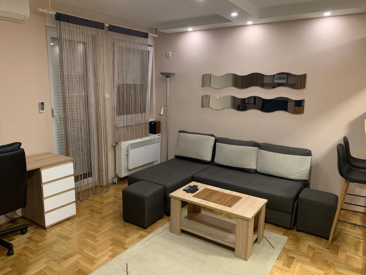 Mila Apartment Нови Сад Екстериор снимка