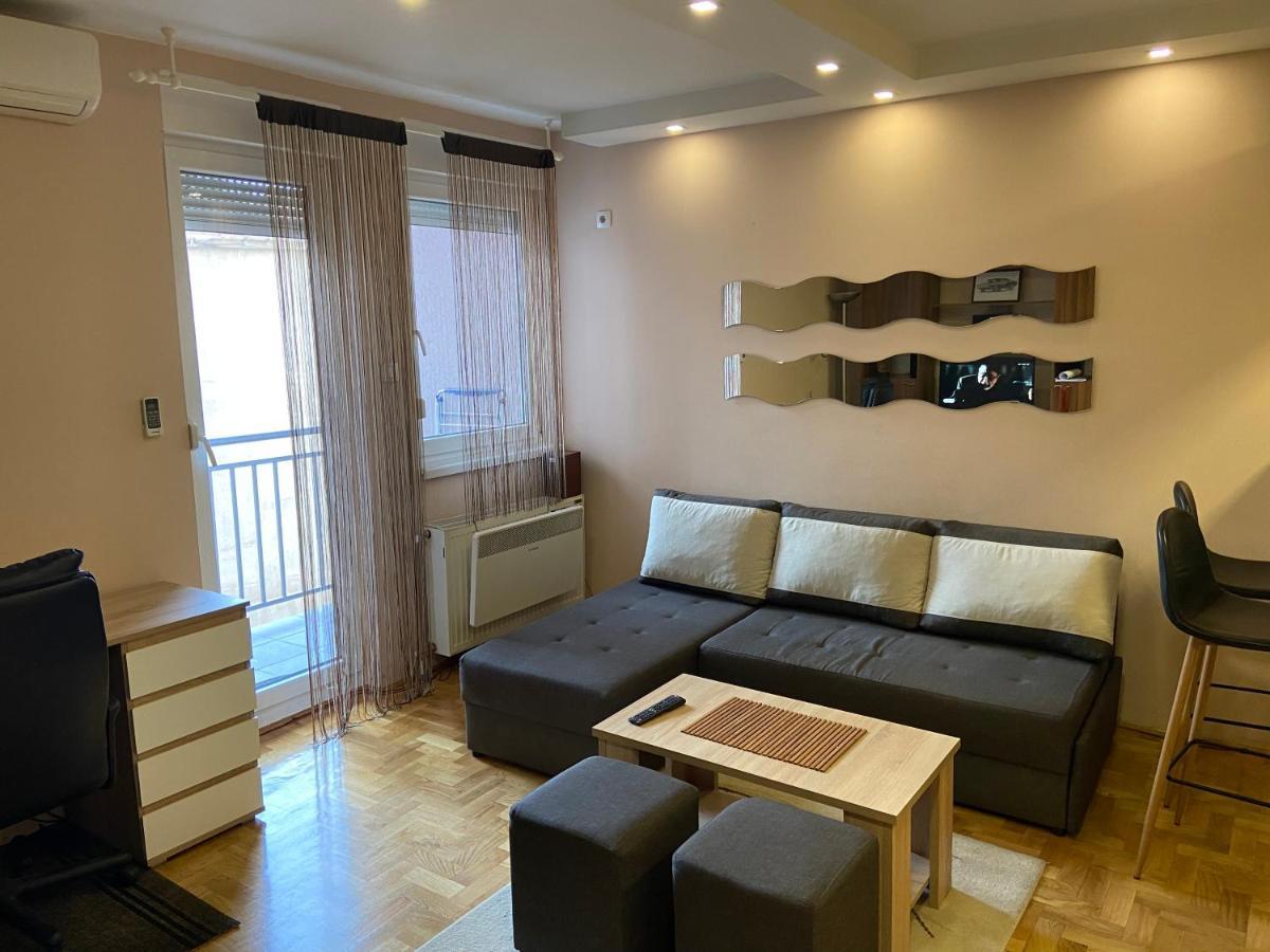 Mila Apartment Нови Сад Екстериор снимка